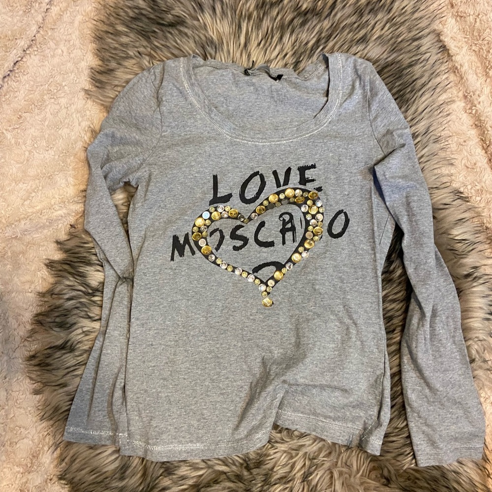 Beautiful Moschino long sleeve shirt!